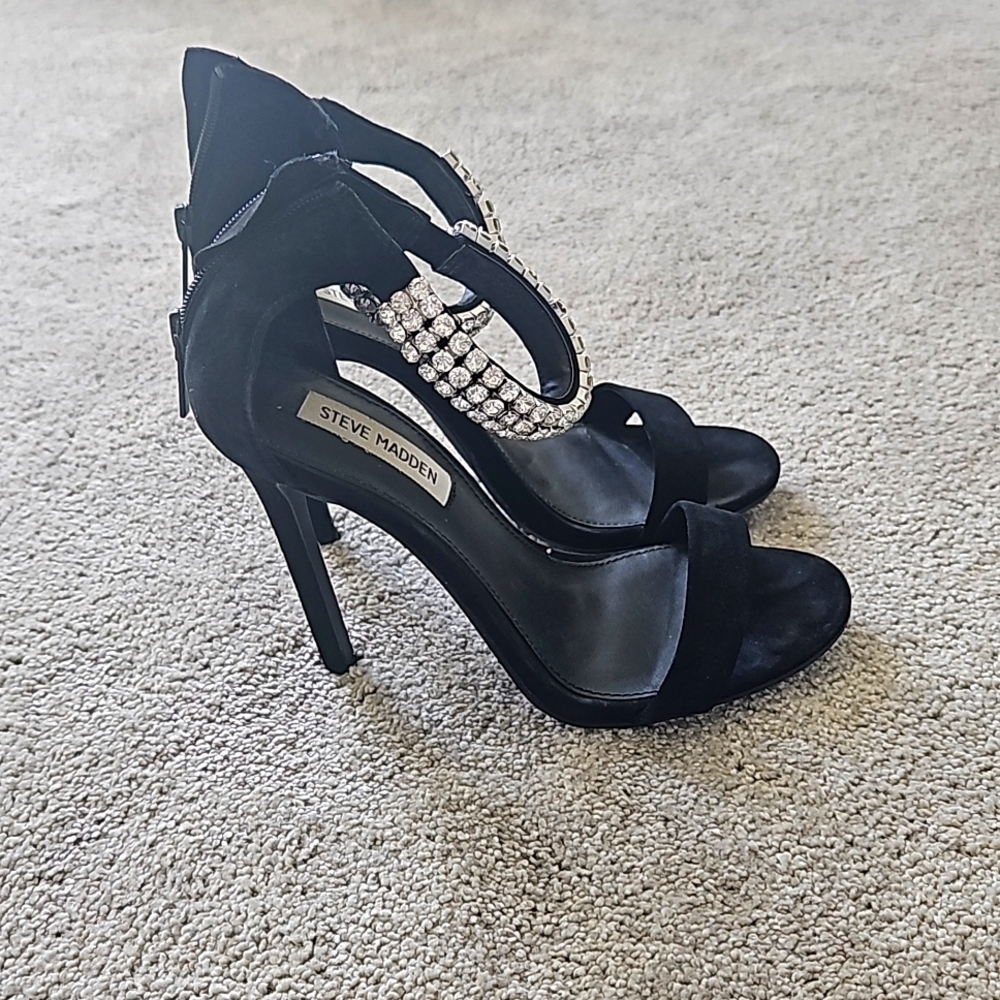 High heels sandals